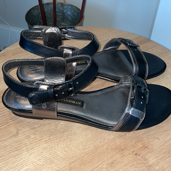Dana Buchman Shoes - Dana Buchman Sandals. Size 8